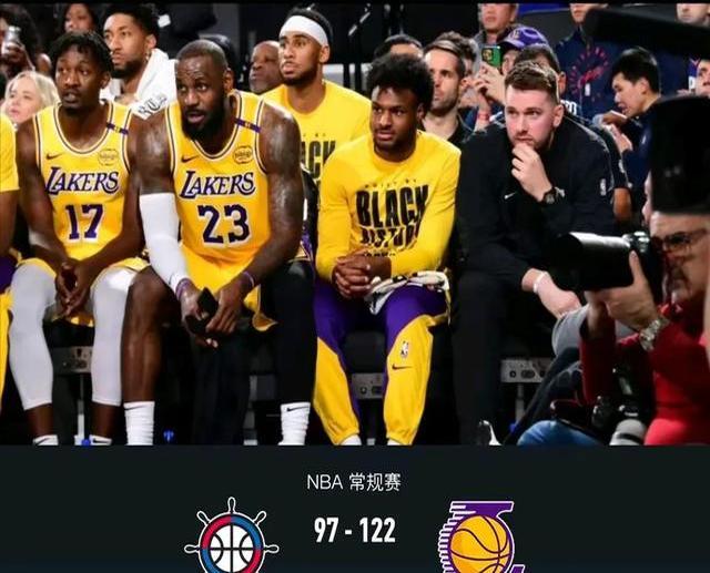 国王三巨头联手,巴特勒得分突破,球队未来可期冲击季后赛!